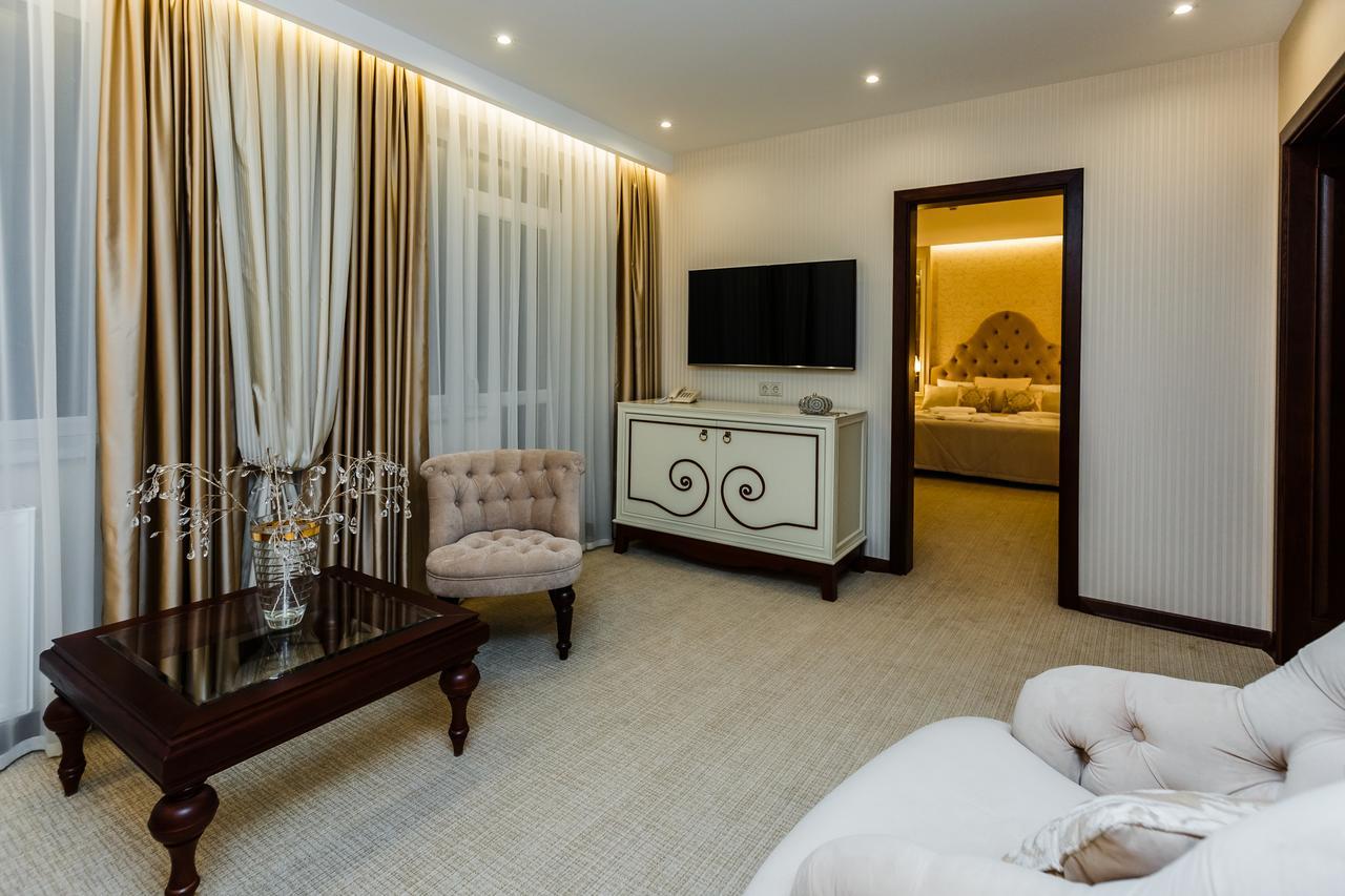 טרוסקבץ Galant Hotel מראה חיצוני תמונה