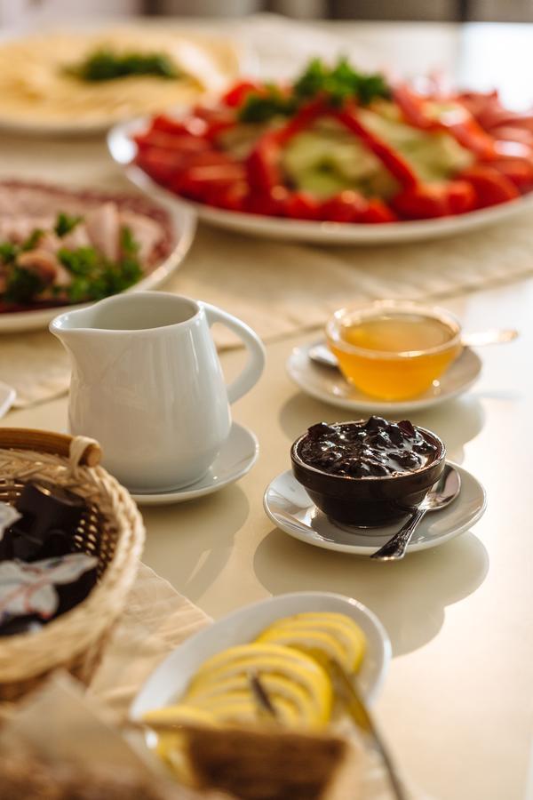 טרוסקבץ Galant Hotel מראה חיצוני תמונה